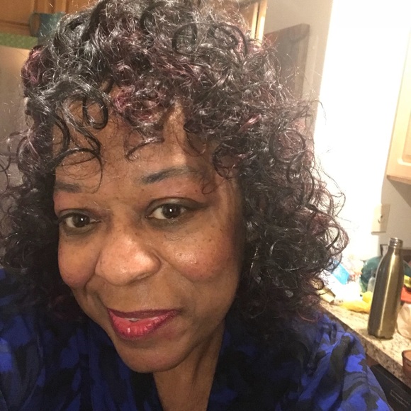 Meet your Posher, Ivy - Picture 1 of 1